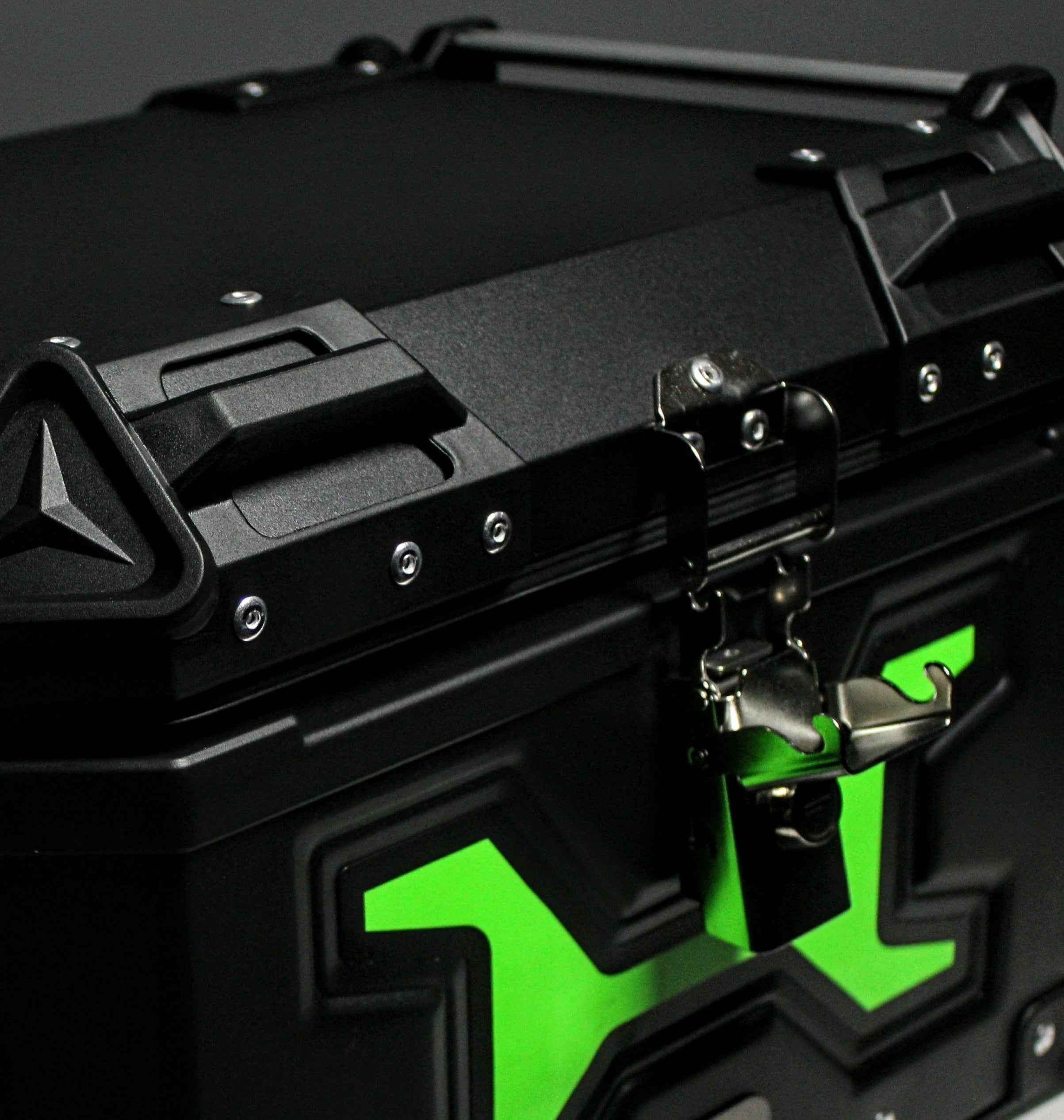 Baú Alumínio Para Moto 45litros + Base Com Light E Forro